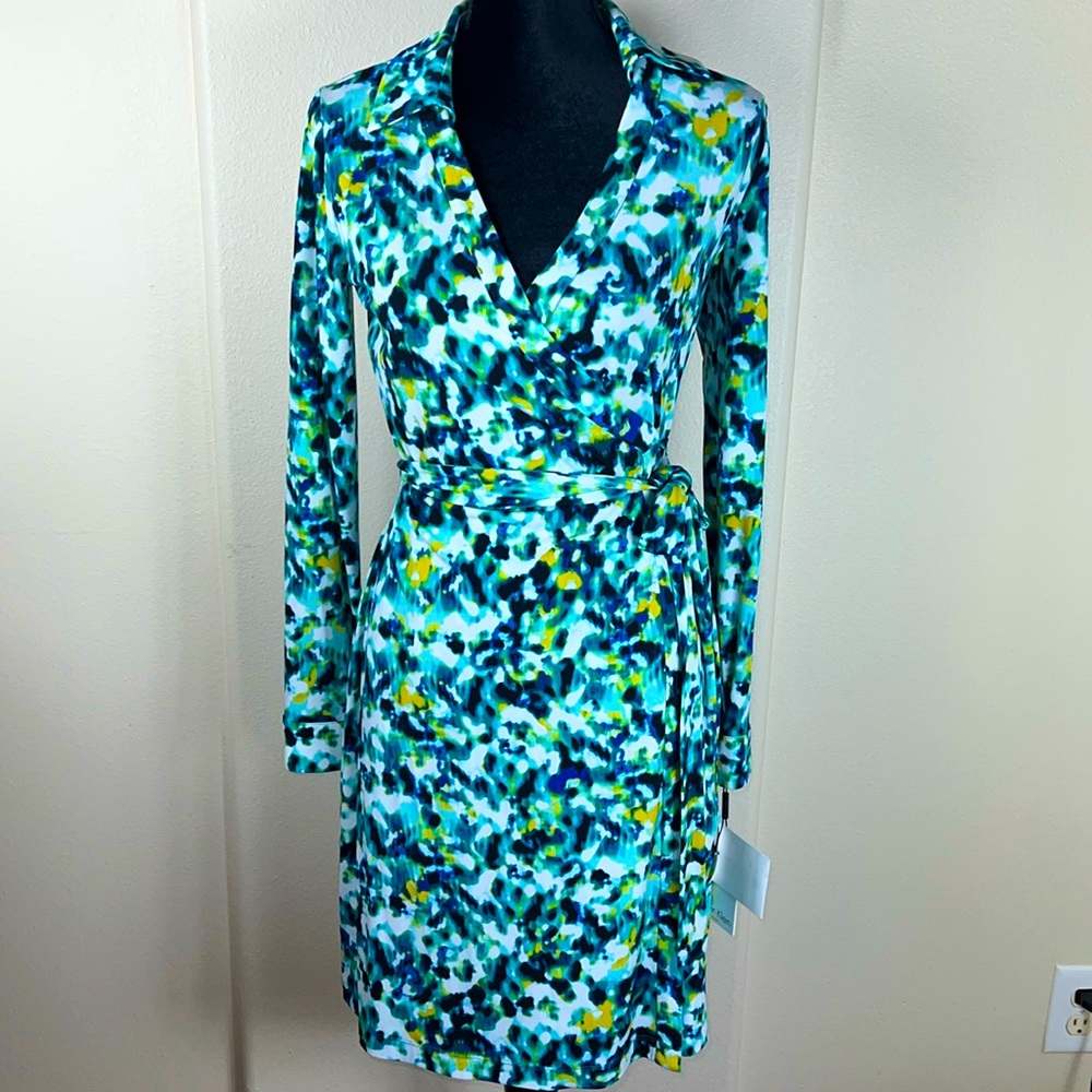 Calvin Klein Elegant Blue and Green Multicolored Print Wrap Dress | Size 6 | NWT